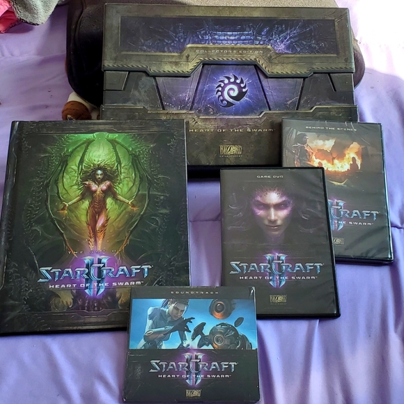 Heart Of The Swarm COLLECTORS EDITION - Picture 1 of 14